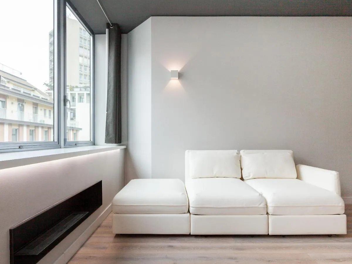 Easyhomes-City Centre Suites ميلان