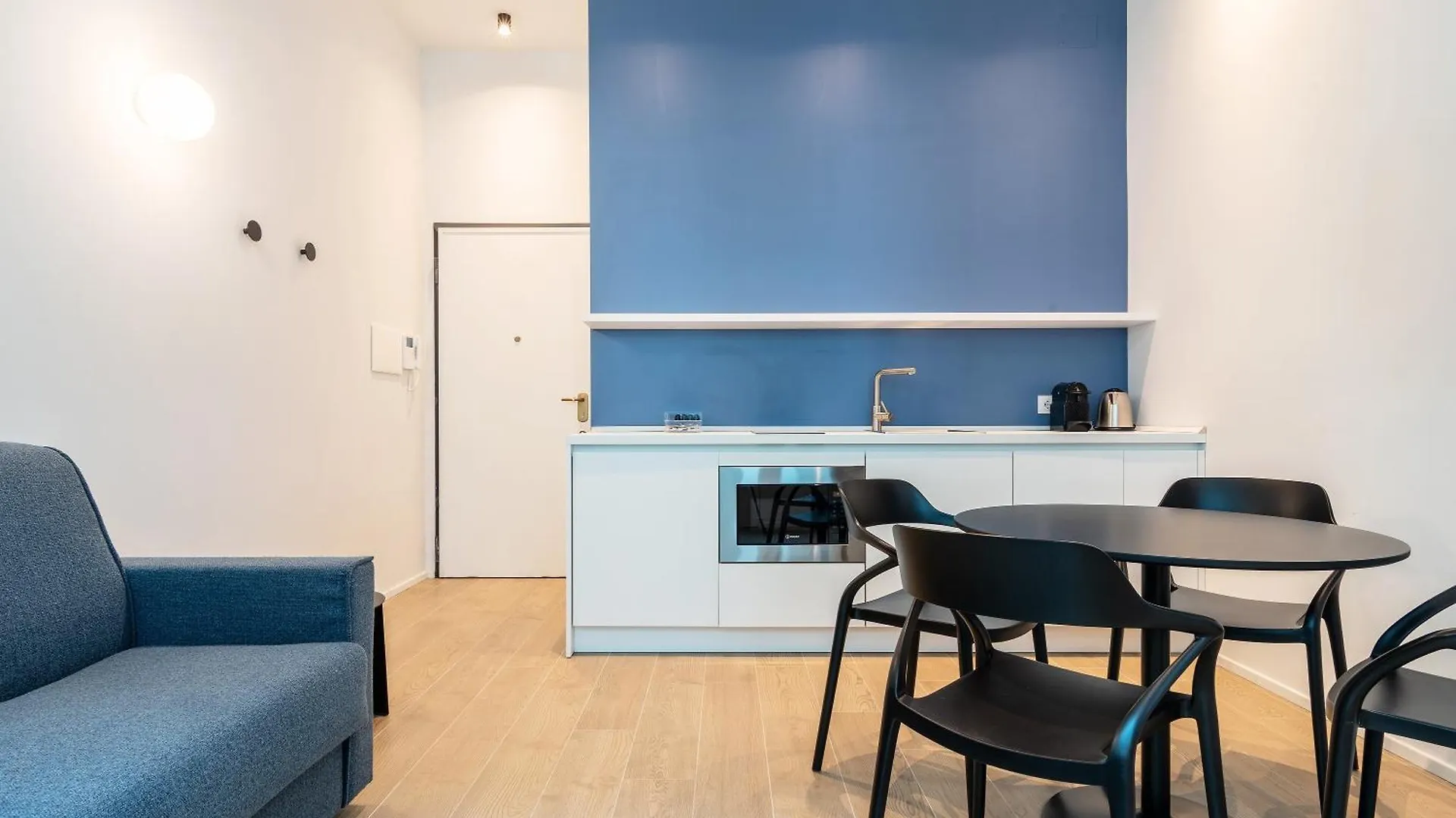 Easyhomes-City Centre Suites ميلان 0*,