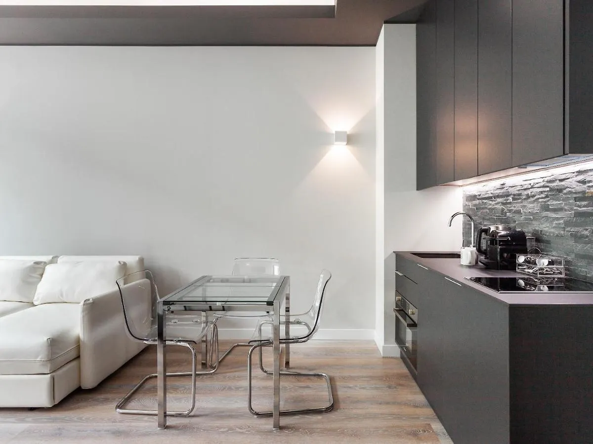 Easyhomes-City Centre Suites Milano İtalya