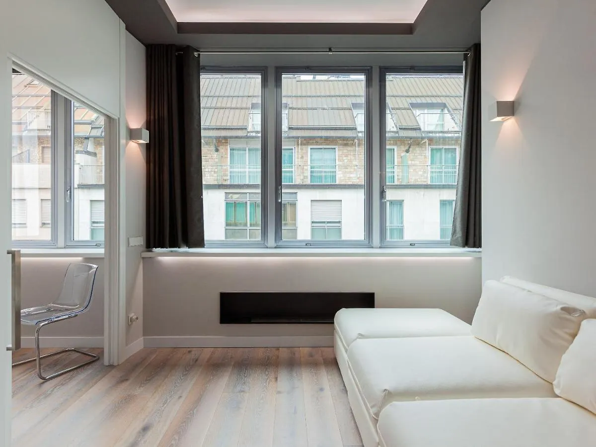 Easyhomes-City Centre Suites Milano İtalya