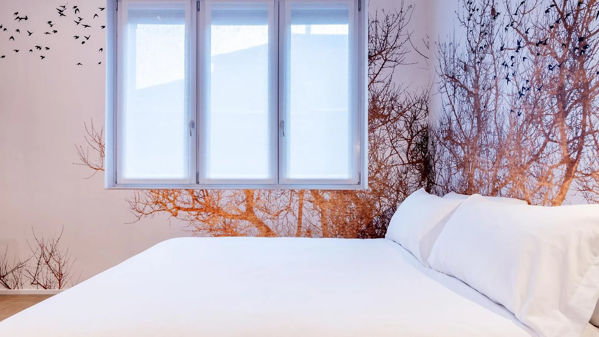 Easyhomes-City Centre Suites Milano 0*,  İtalya