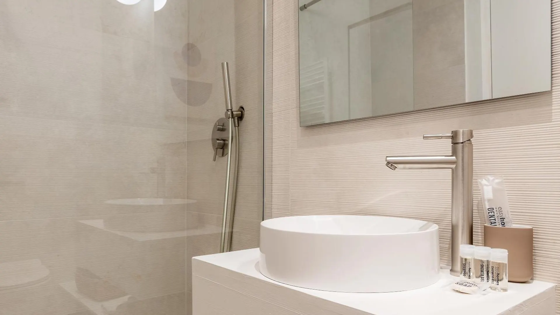 Daire Easyhomes-City Centre Suites Milano İtalya