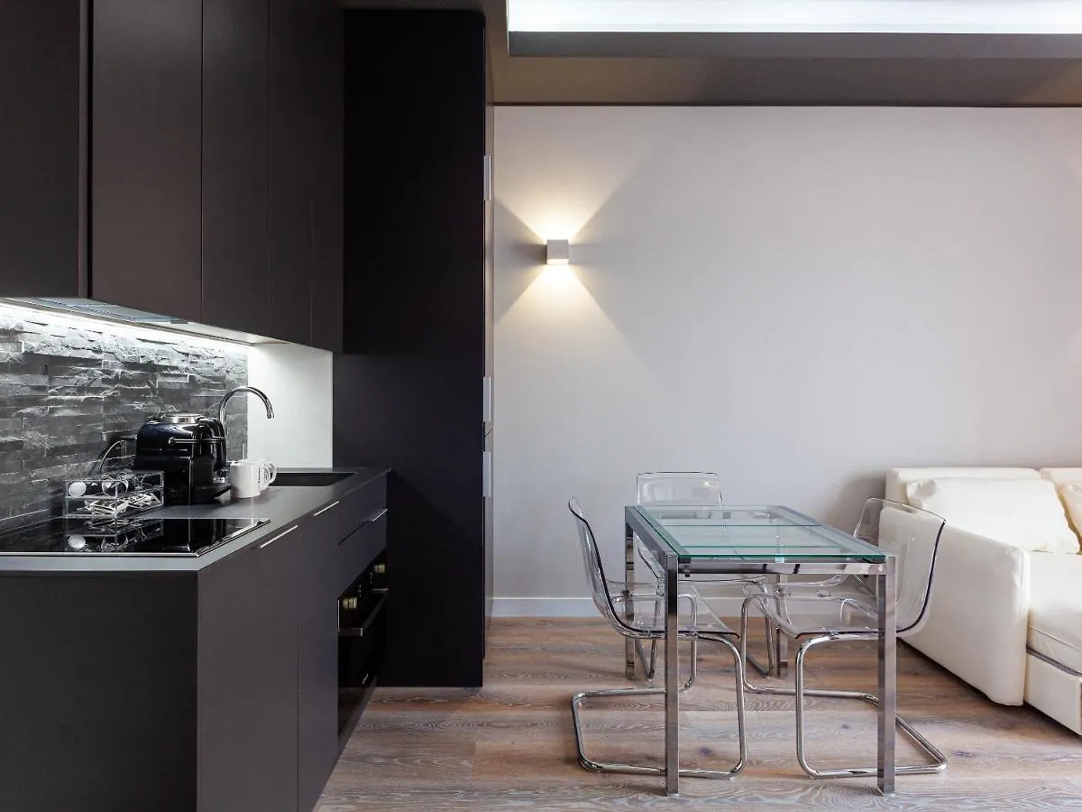 Апартаменты Easyhomes-City Centre Suites Милан