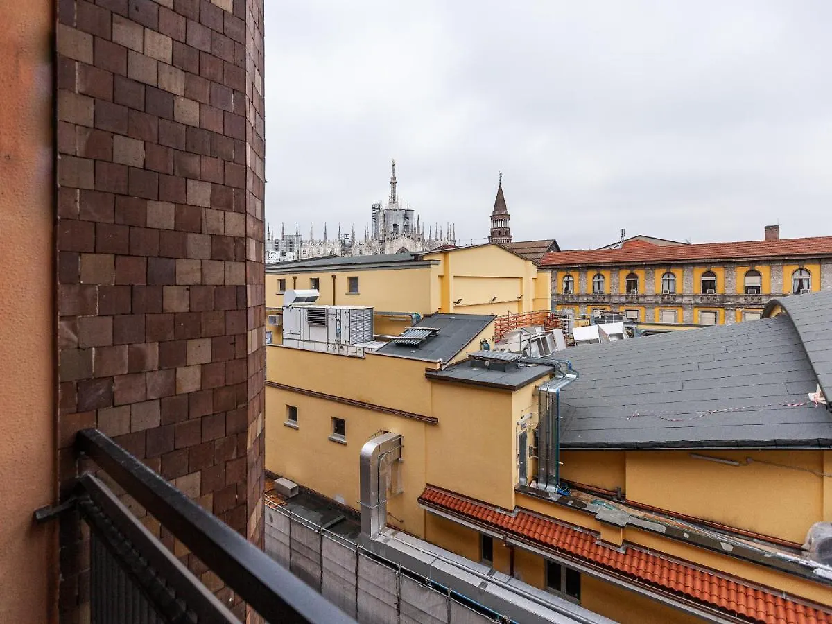 Easyhomes-City Centre Suites Милан 0*,